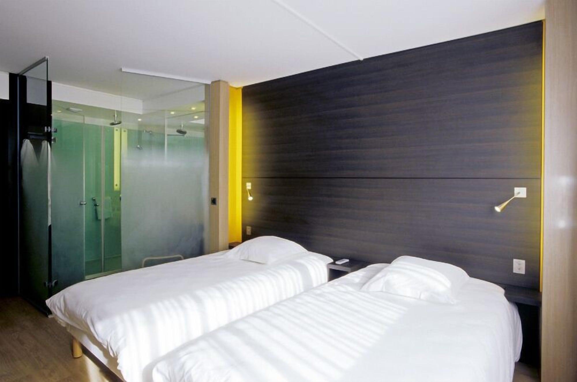 Hotel Oceania Nantes Aeroport Бугене Экстерьер фото