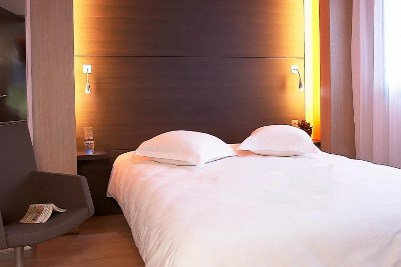 Hotel Oceania Nantes Aeroport Бугене Экстерьер фото