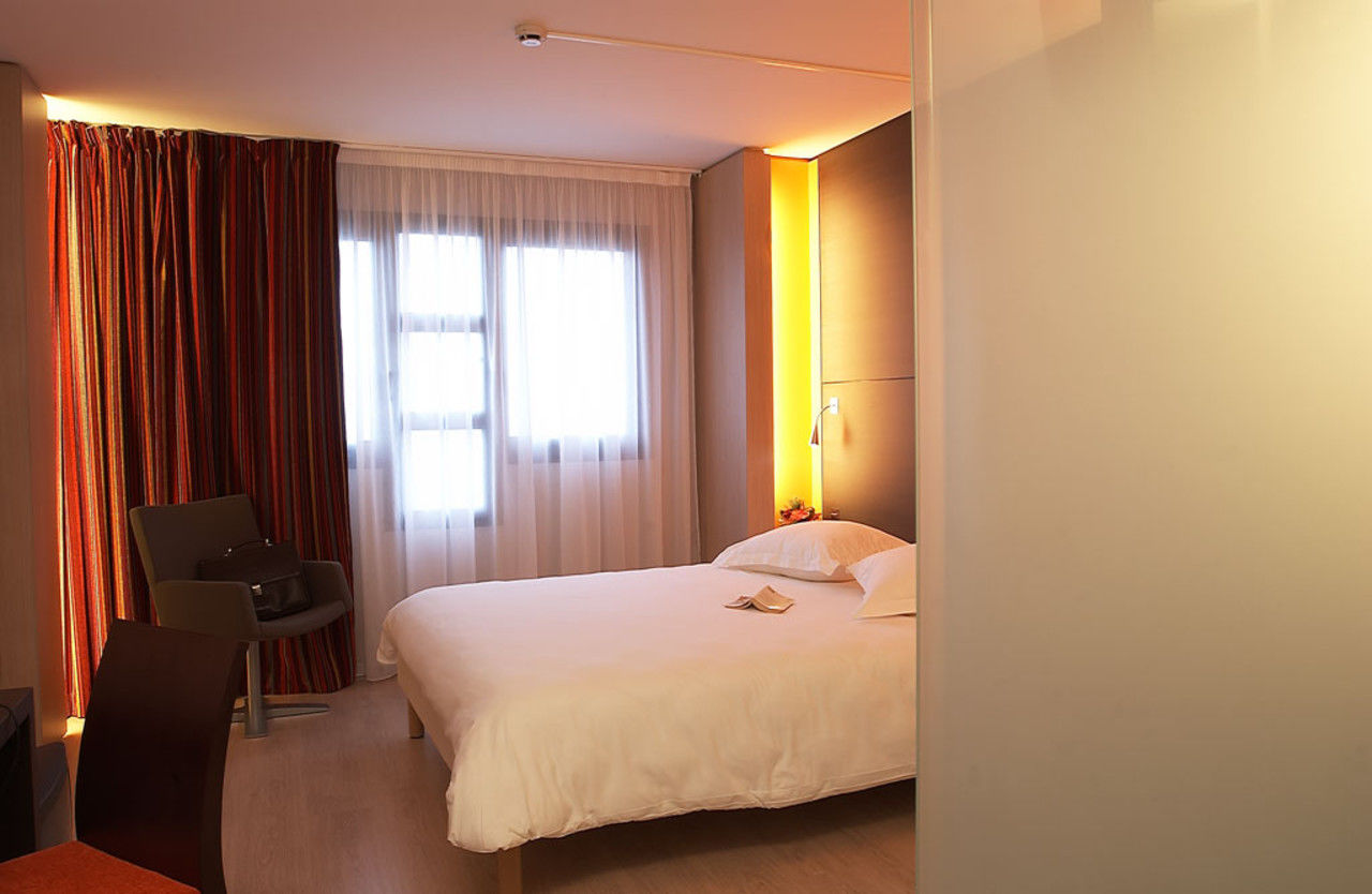 Hotel Oceania Nantes Aeroport Бугене Экстерьер фото